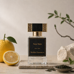 Noble Essence extrait de parfum – flacon produit ambiance sombre luxe