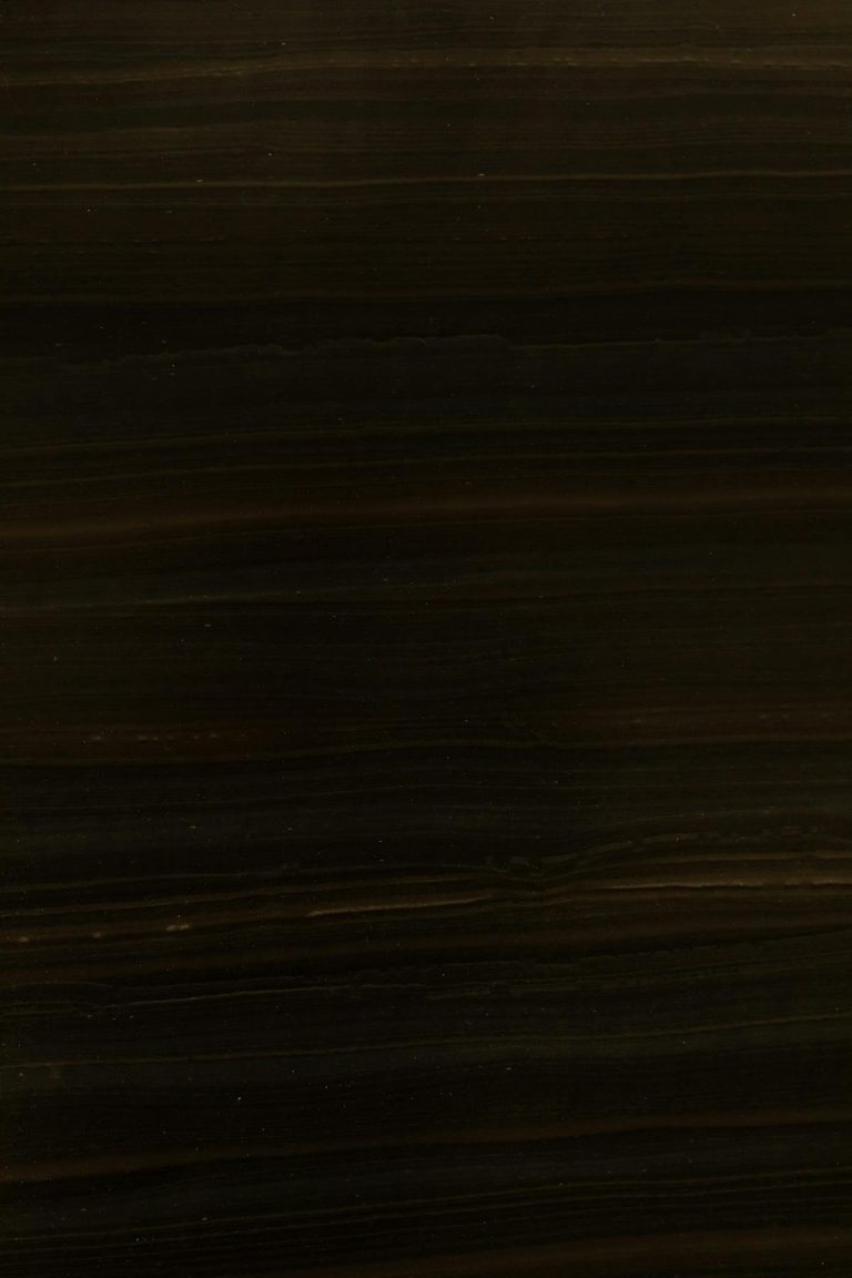 texture de bois sombre grain naturel — parfum boisé homme Noble Essence